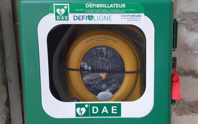 URGENCE CARDIAQUE | Installation de nouveaux défibrillateurs