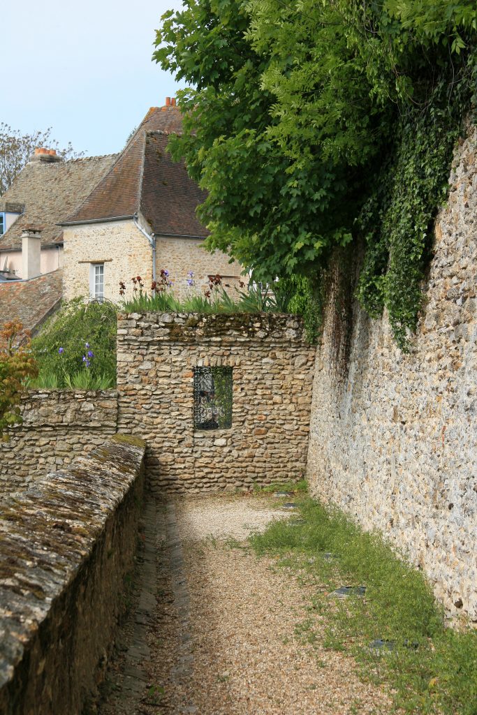 remparts©mPipart-villeMontfortlamaury (6) remparts©mPipart-villeMontfortlamaury (6)