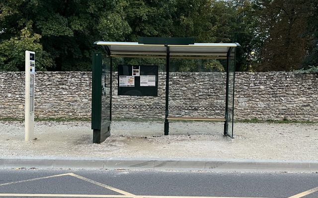 De nouveaux abribus à Montfort l’Amaury