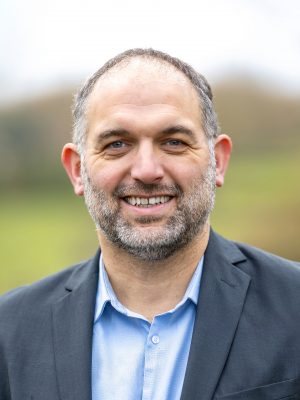 Portrait officiel de Damien THÉVIN - Adjoint au maire de Montfort l'Amaury, délégué aux espaces et bâtiments publics et à la sécurité, 2026