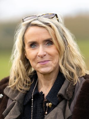 Portrait officiel de Laurence REIG - Adjointe au maire de Montfort l'Amaury, déléguée à l'enfance, la solidarité et la santé, 2026